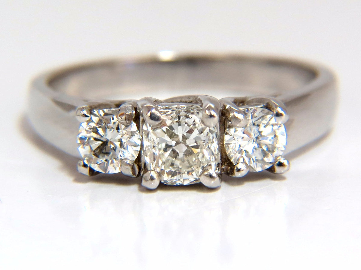 1.08CT CLASSIC THREE NATURAL CUSHION & ROUNDS DIAMOND RING 14KT *v