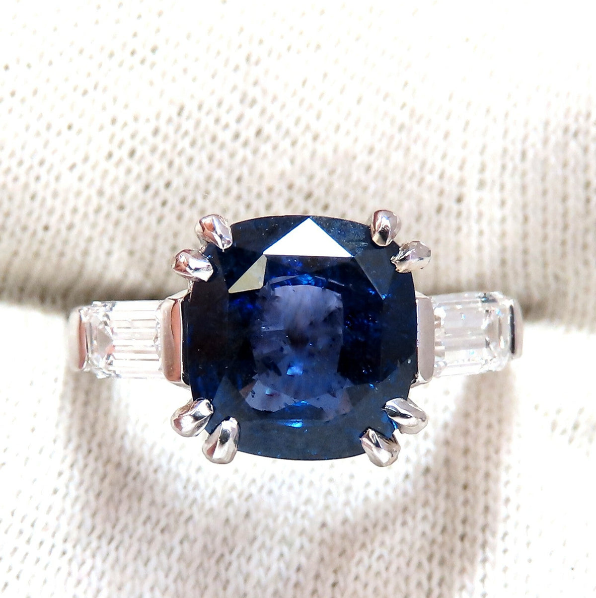 4.44ct GIA Certified Natural Color Change Blue Sapphire Ring 18kt*v