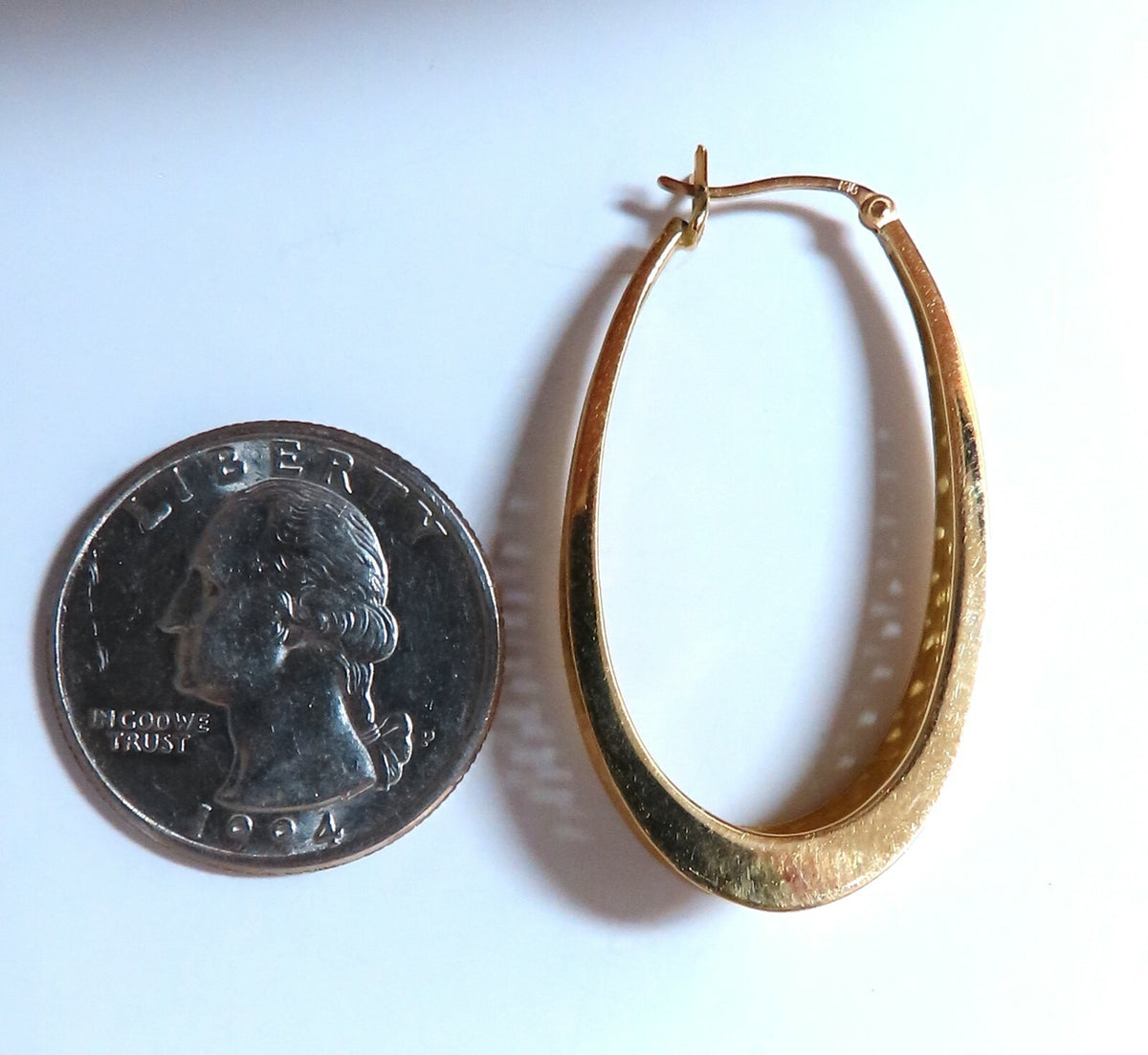 Elongated Mesh Lever Clip Hoop Earrings 18kt gold *v