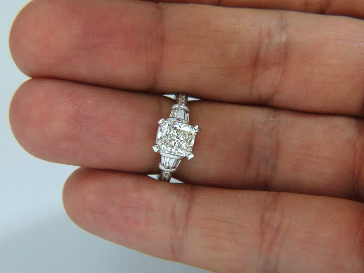 GIA certified 1.50ct. Cushion cut diamond ring G/VVS-2 platinum classic *v