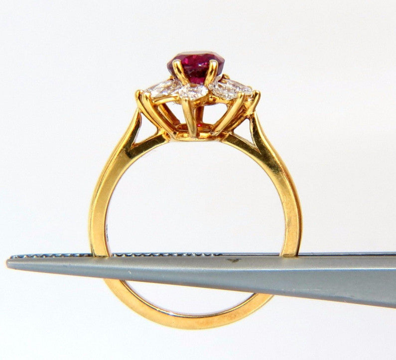 1.20ct Natural Ruby Diamonds Halo Pear Ring 18kt *v