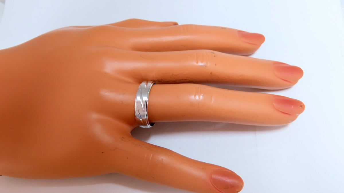 5.7mm Classic Band 14kt gold Bright Cut 9.5 *v