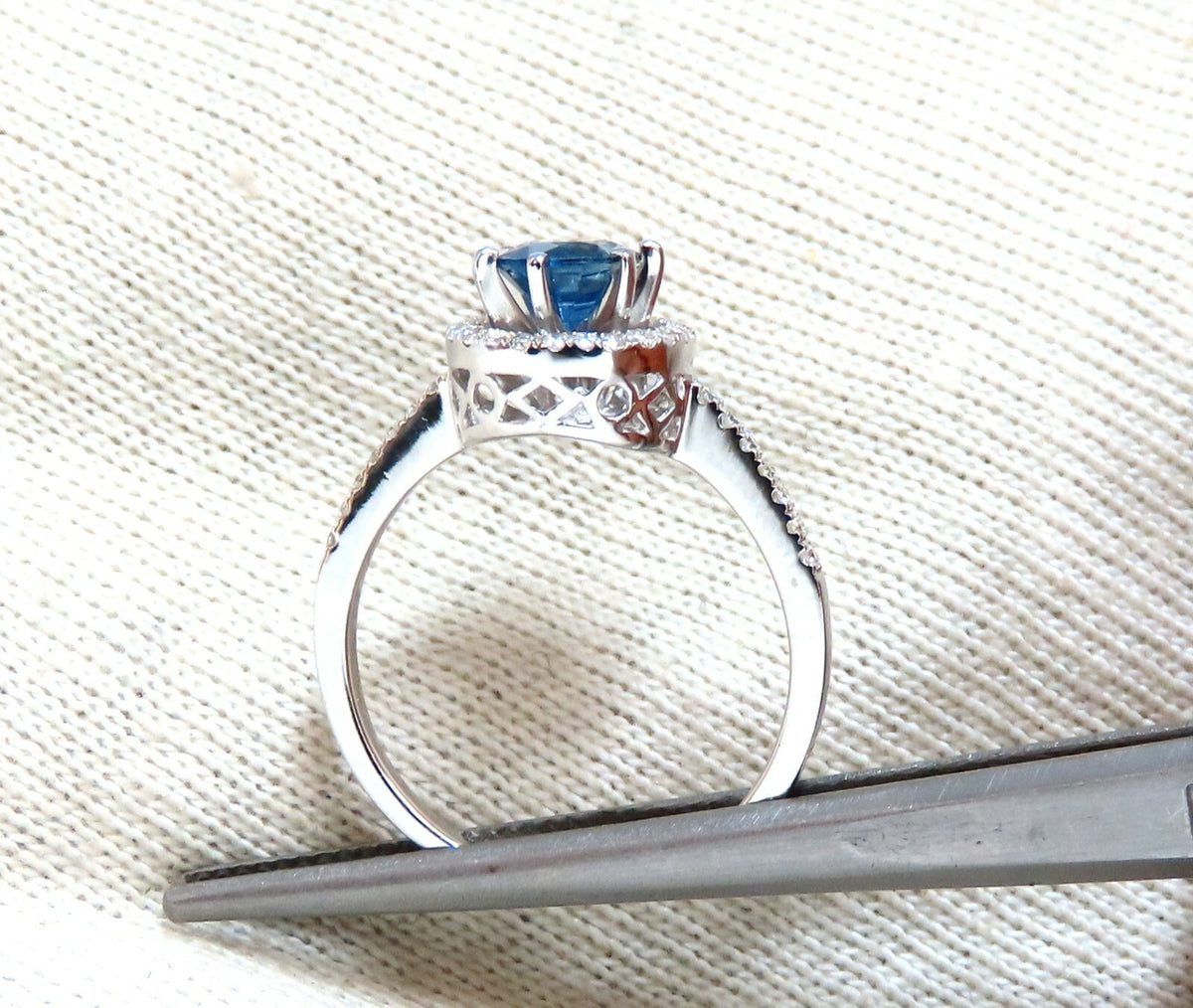 1.22ct Natural Blue Sapphire Halo Cluster Ring 14 Karat *v