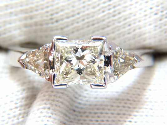 1.63ct Natural Princess cut diamond ring 14kt. Trilliants *v
