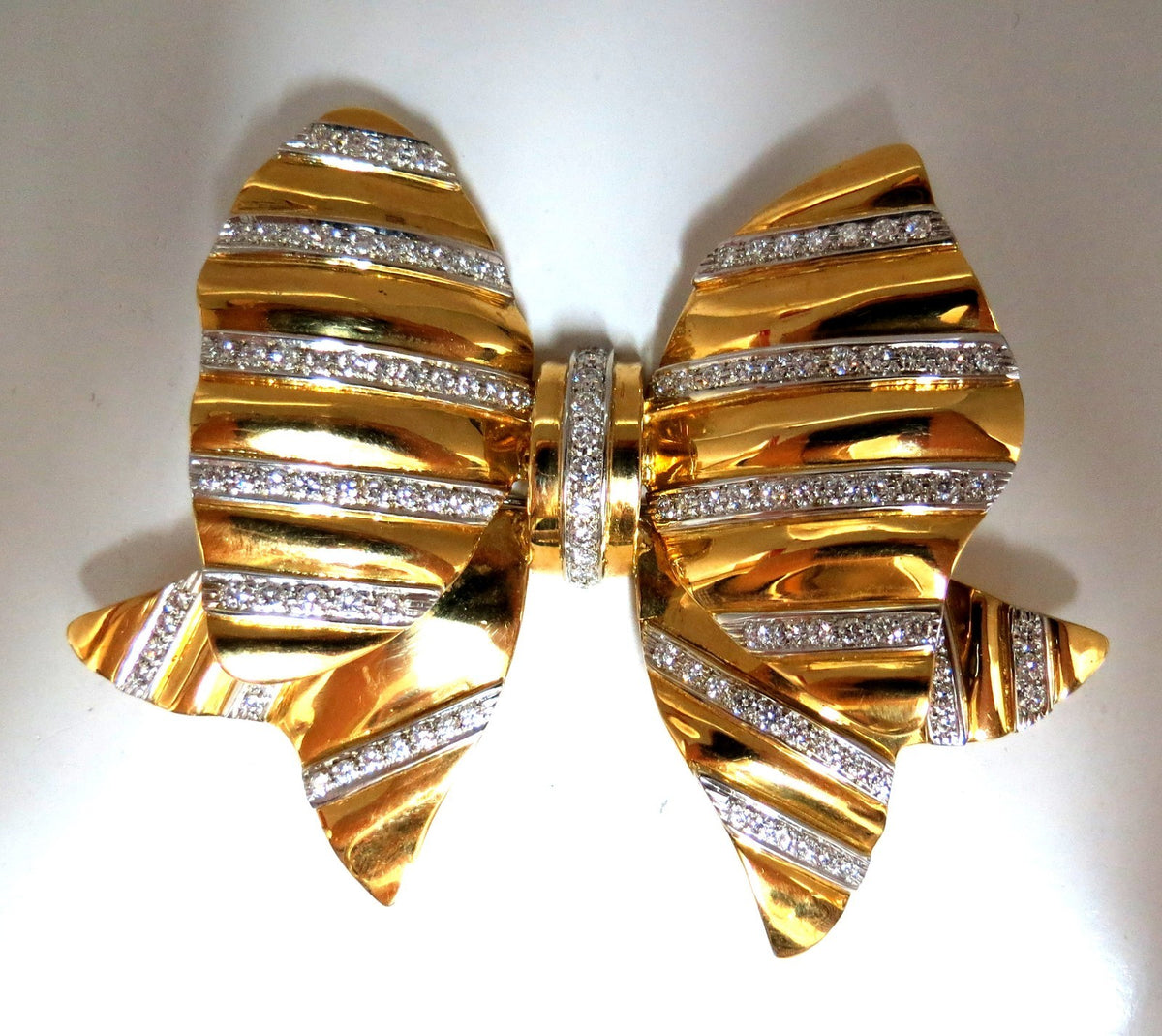4.00ct Diamonds Large Sized Ribbon Pin 3D *v