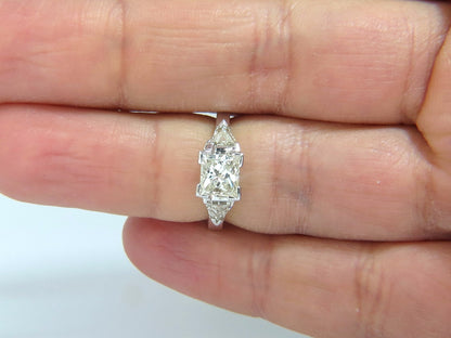 1.63ct Natural Princess cut diamond ring 14kt. Trilliants *v