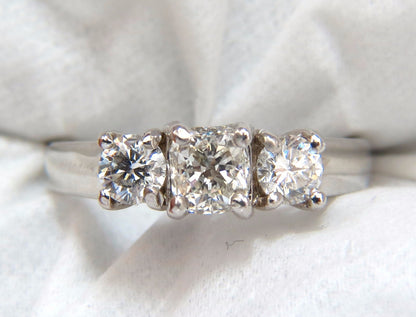 1.08CT CLASSIC THREE NATURAL CUSHION & ROUNDS DIAMOND RING 14KT *v