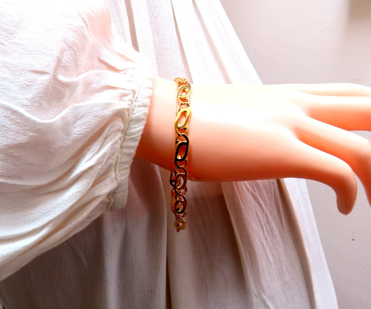 Modified Paper Clip Link Bracelet 14kt Gold 15.6 Grams *v