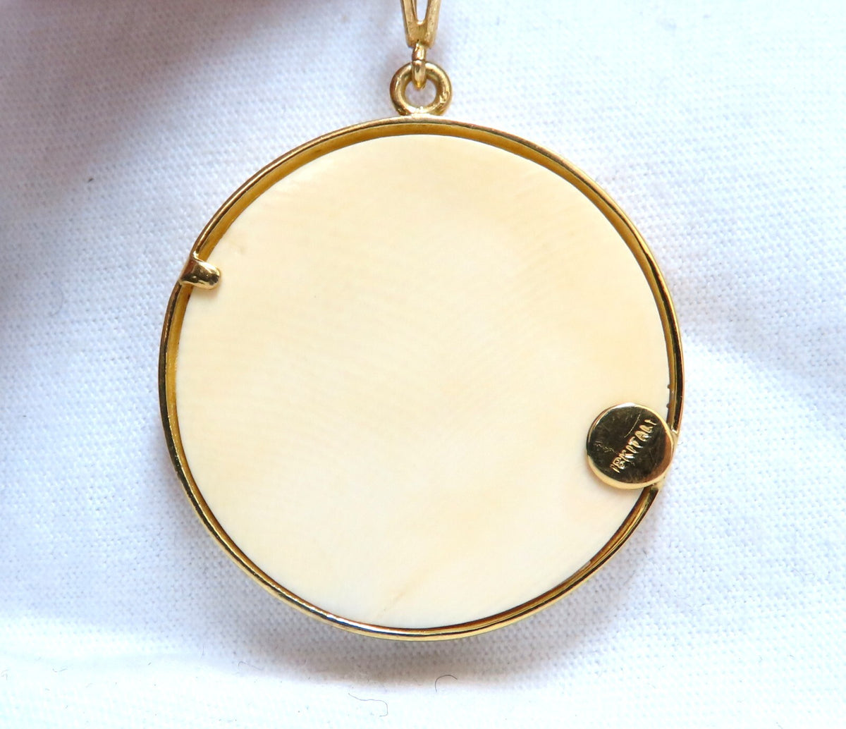 Rainbow Ray Beige Quartz Necklace 18kt 33mm *v