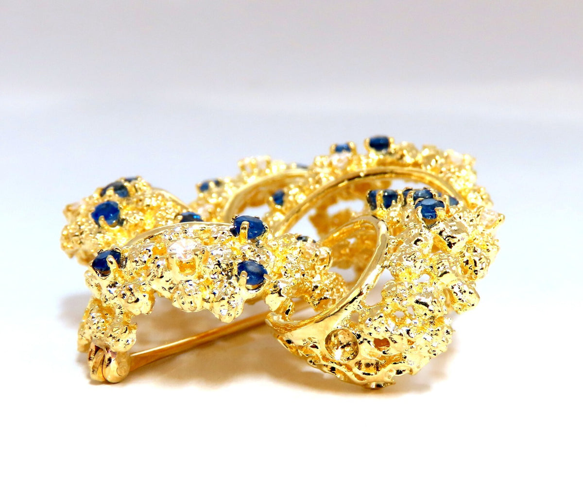 Swirling 18kt Gold Natural Sapphire Diamonds Pin *v