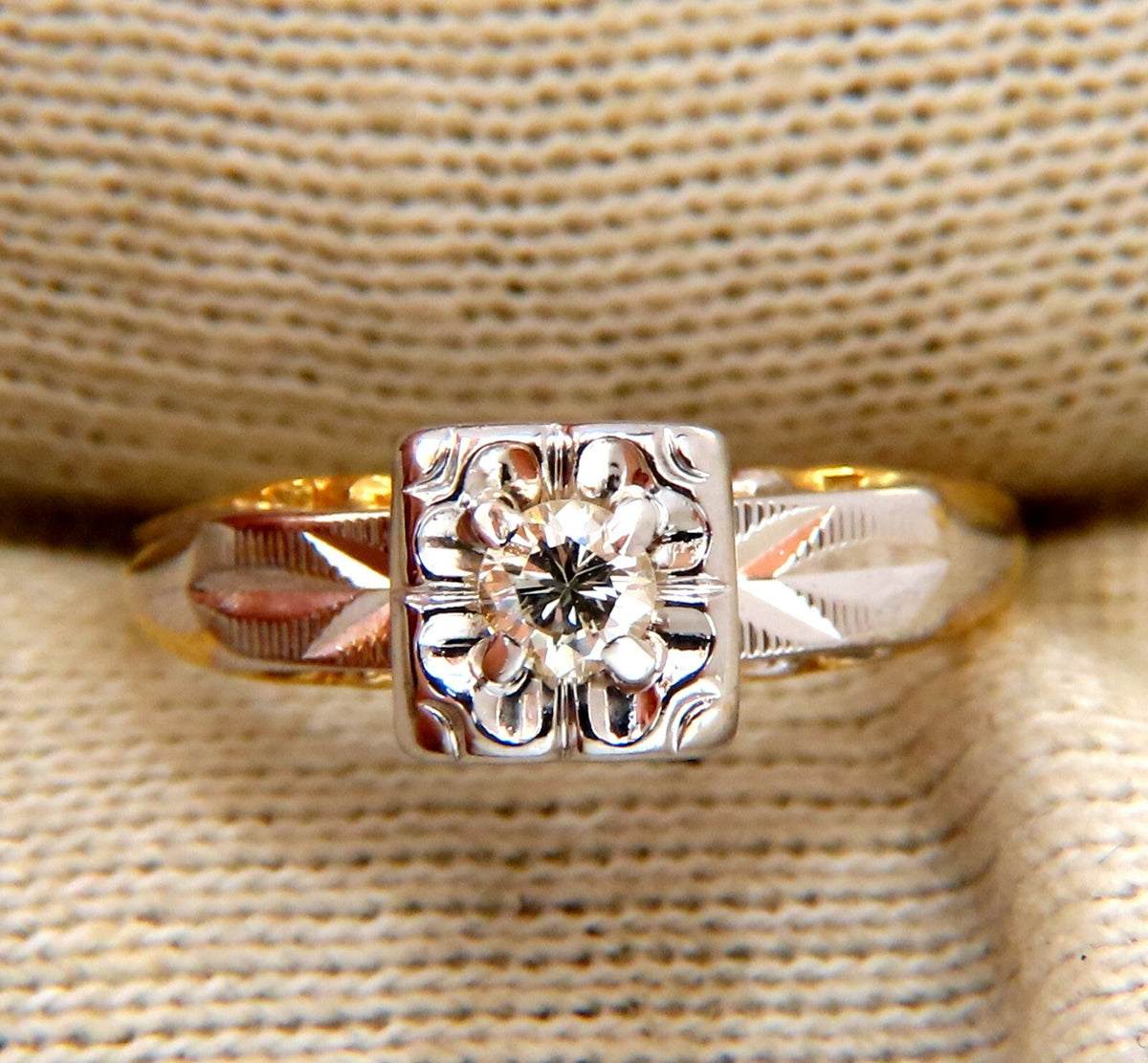 .15ct Natural Diamond Vintage Solitaire Ring 14kt gold *v