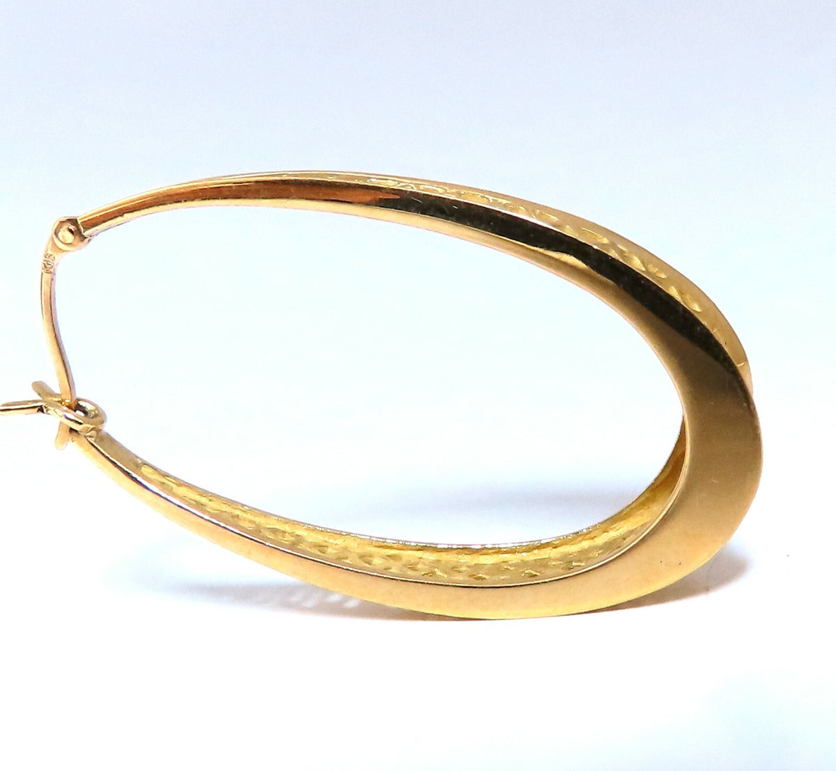 Elongated Mesh Lever Clip Hoop Earrings 18kt gold *v