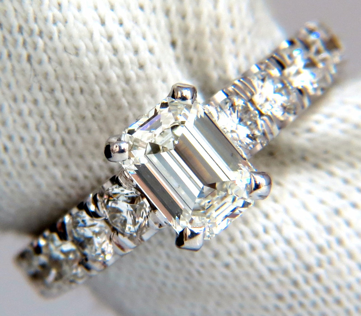 GIA Certified 1.08ct Emerald Cut  natural diamond ring 1.20ct. 18kt H/Vs1 *v