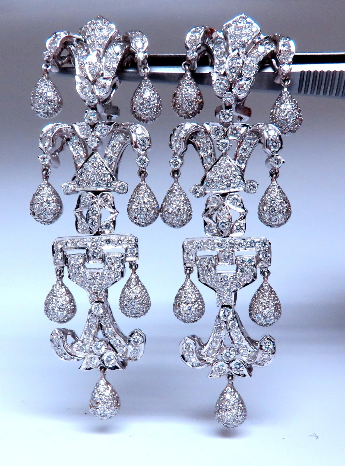 7ct Natural Diamonds Dangle Earrings 18kt gold 12531 *v