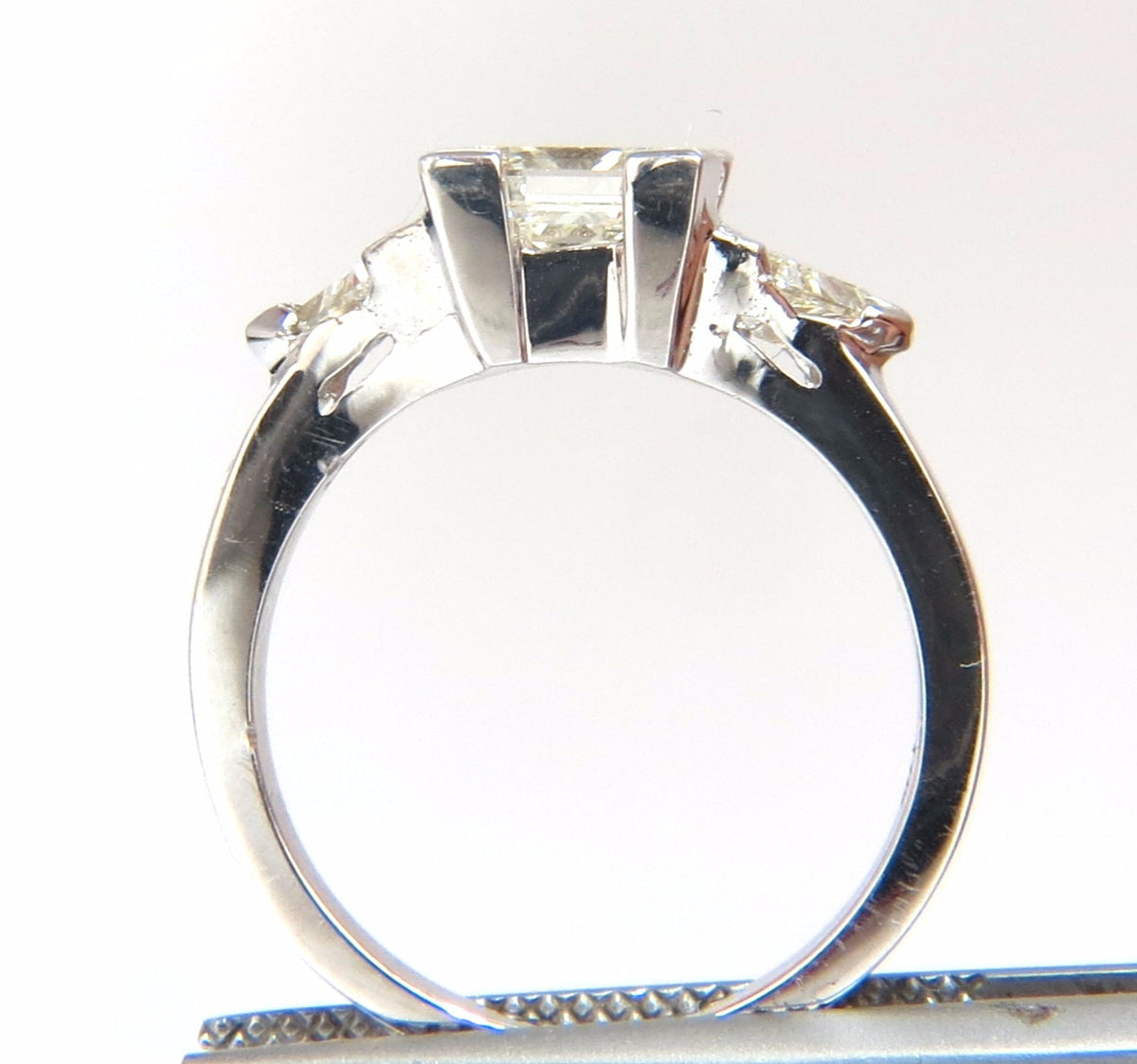 1.63ct Natural Princess cut diamond ring 14kt. Trilliants *v