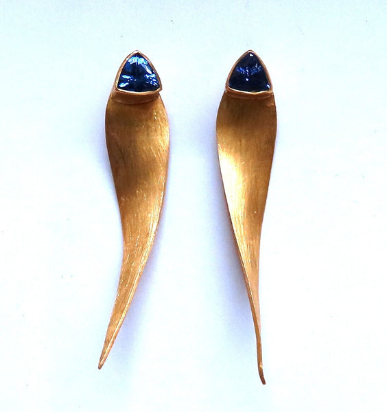 1.50ct Natural Trilliant Tanzanite earrings 18kt. Gold Handmade