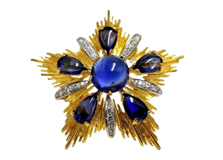 Raised Classic Starburst Royal Medallion Brooch / Pin / Pendant