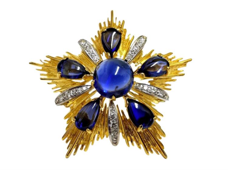 Raised Classic Starburst Royal Medallion Brooch / Pin / Pendant