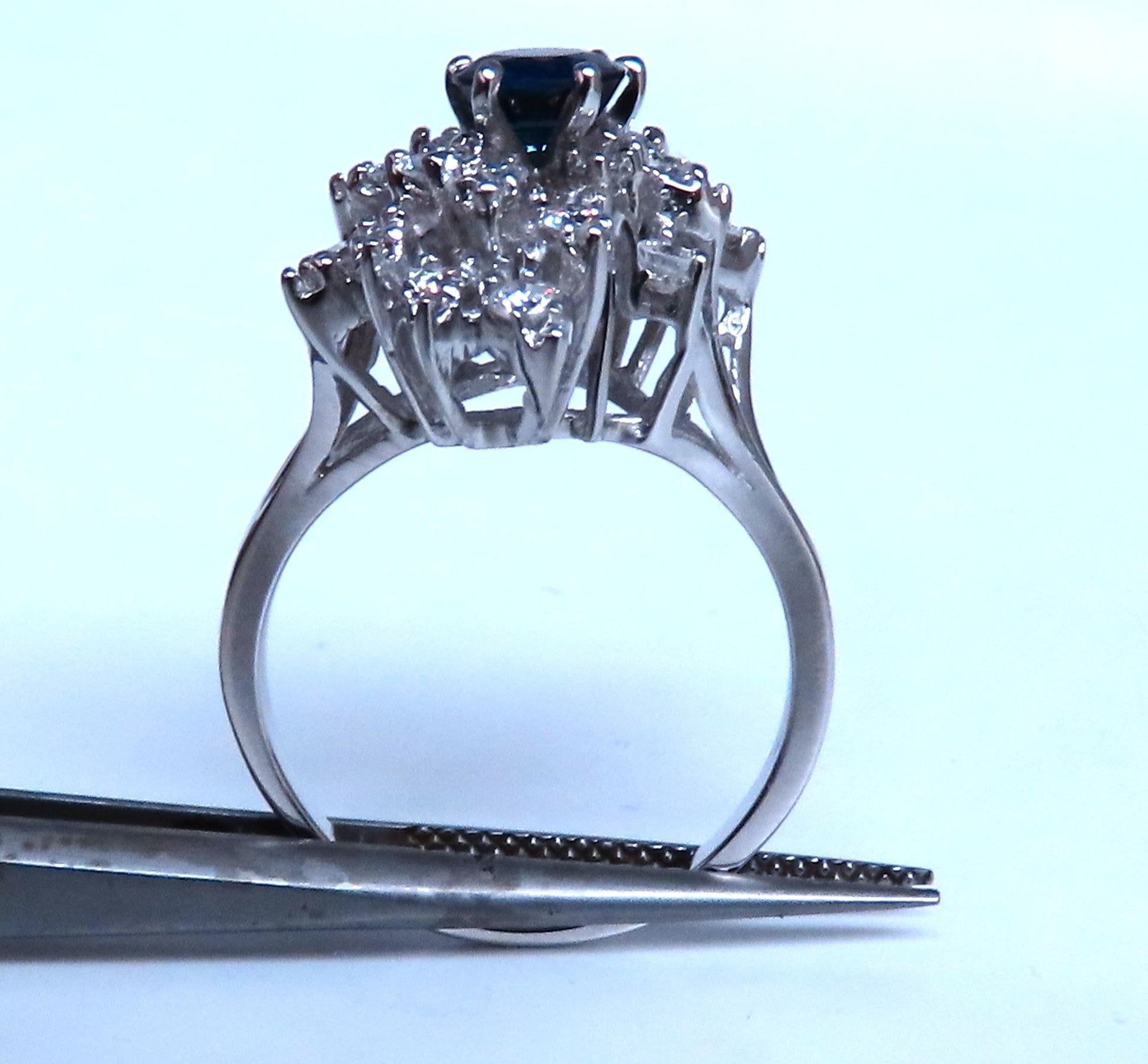 .94ct. Natural Blue Sapphire Diamonds Cluster Ring 14kt 84424