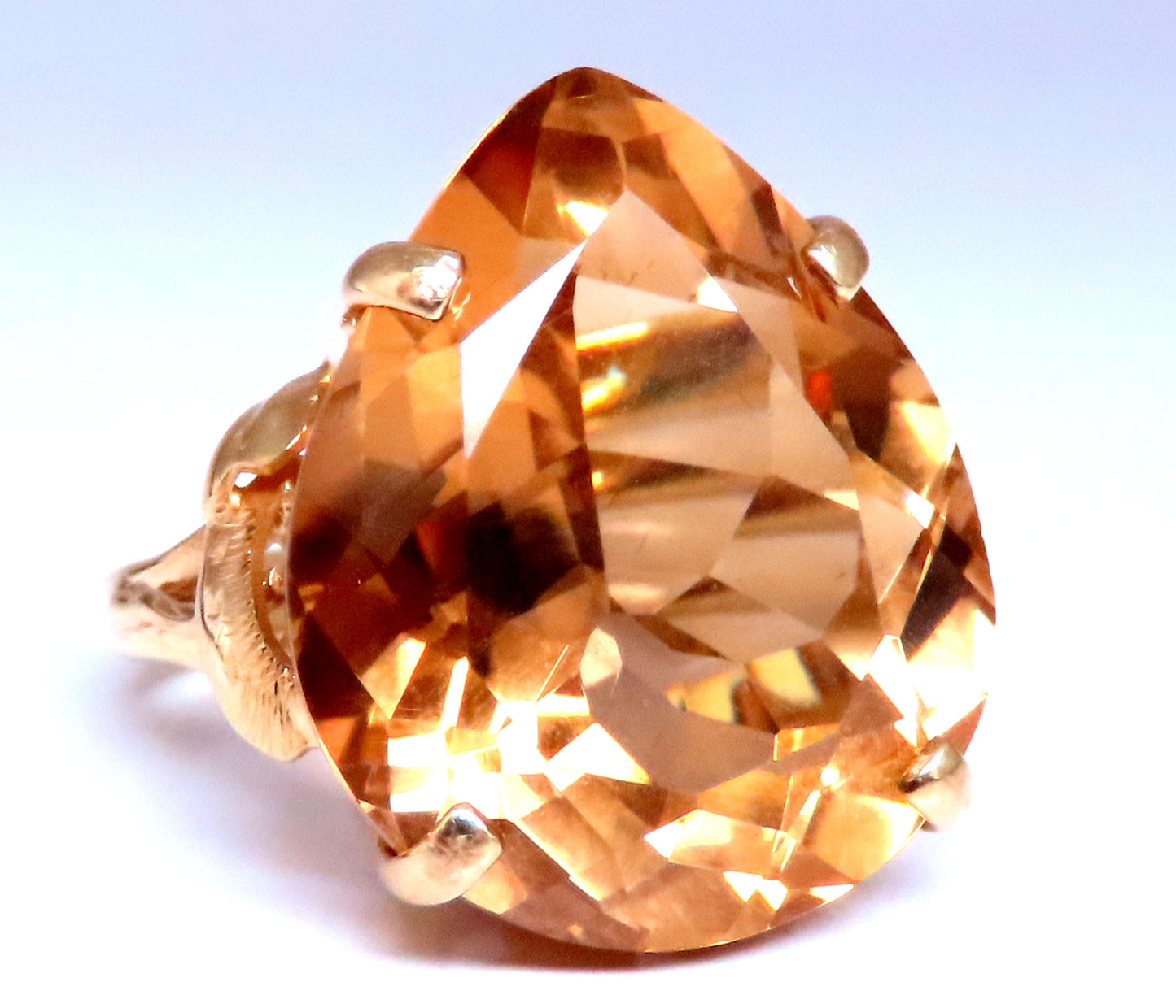 20ct. Natural Pear Citrine Victorian Solitaire Style Ring 18kt Gold Ref 12298**
