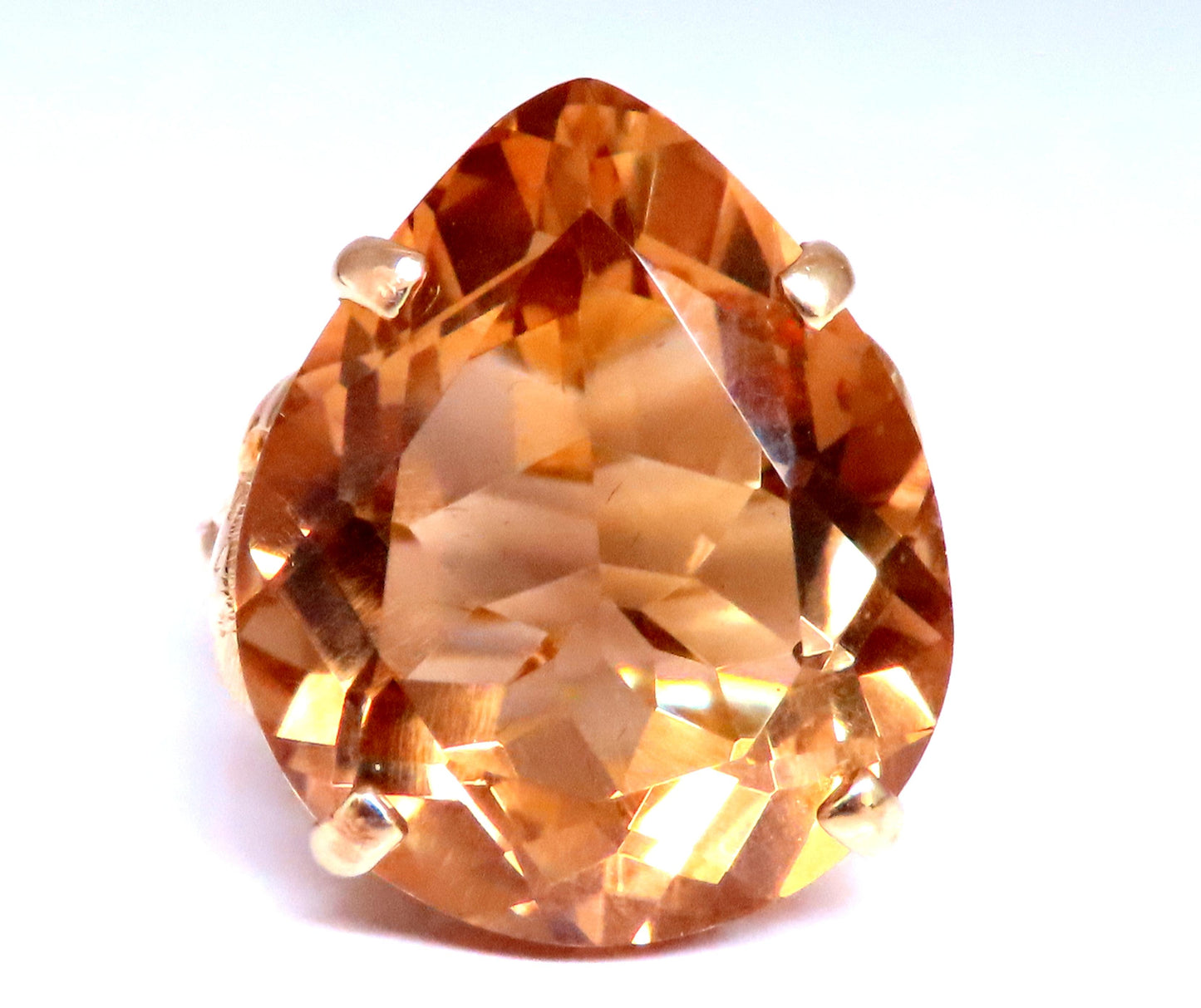 20ct. Natural Pear Citrine Victorian Solitaire Style Ring 18kt Gold Ref 12298**