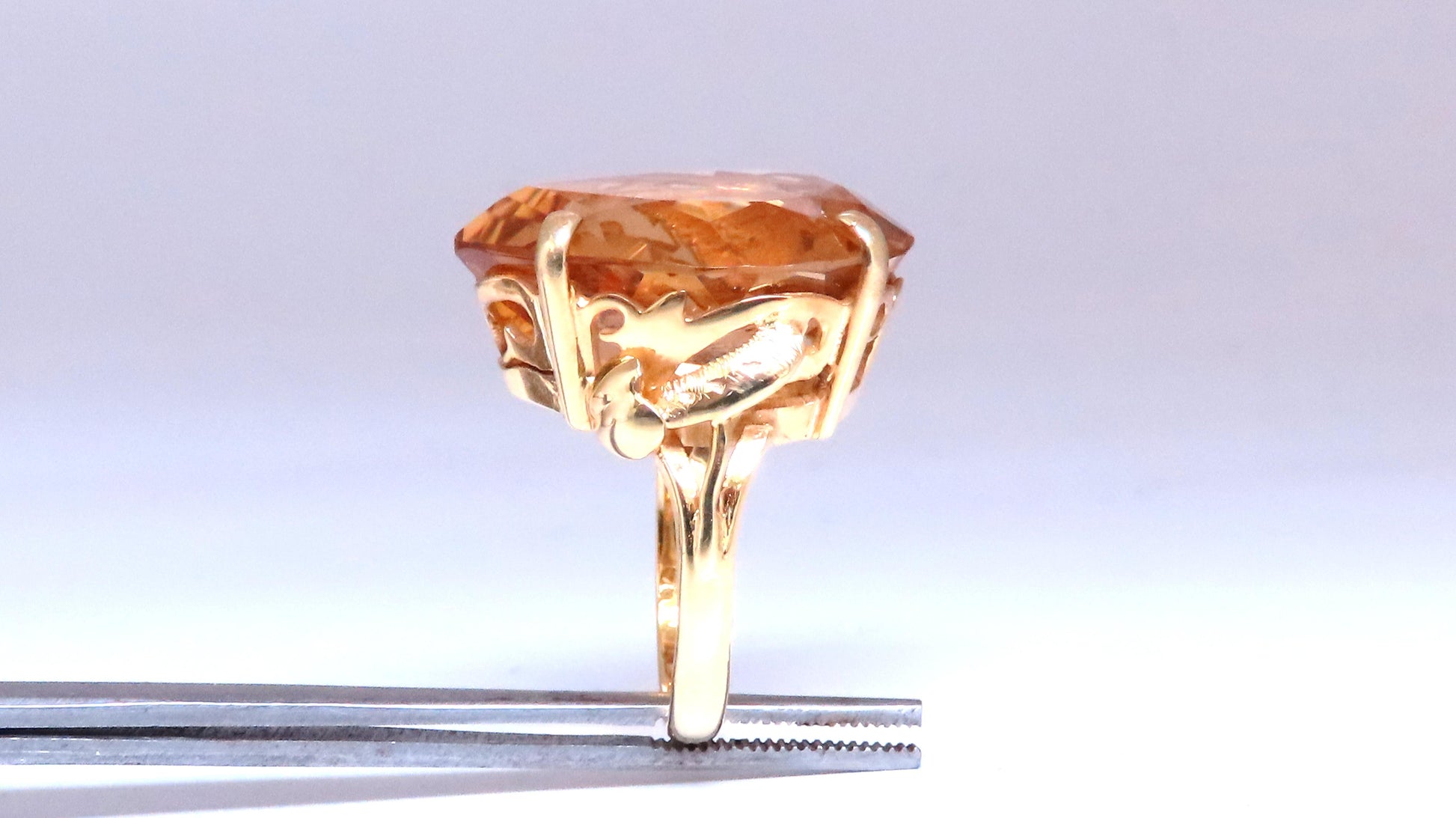 20ct. Natural Pear Citrine Victorian Solitaire Style Ring 18kt Gold Ref 12298**
