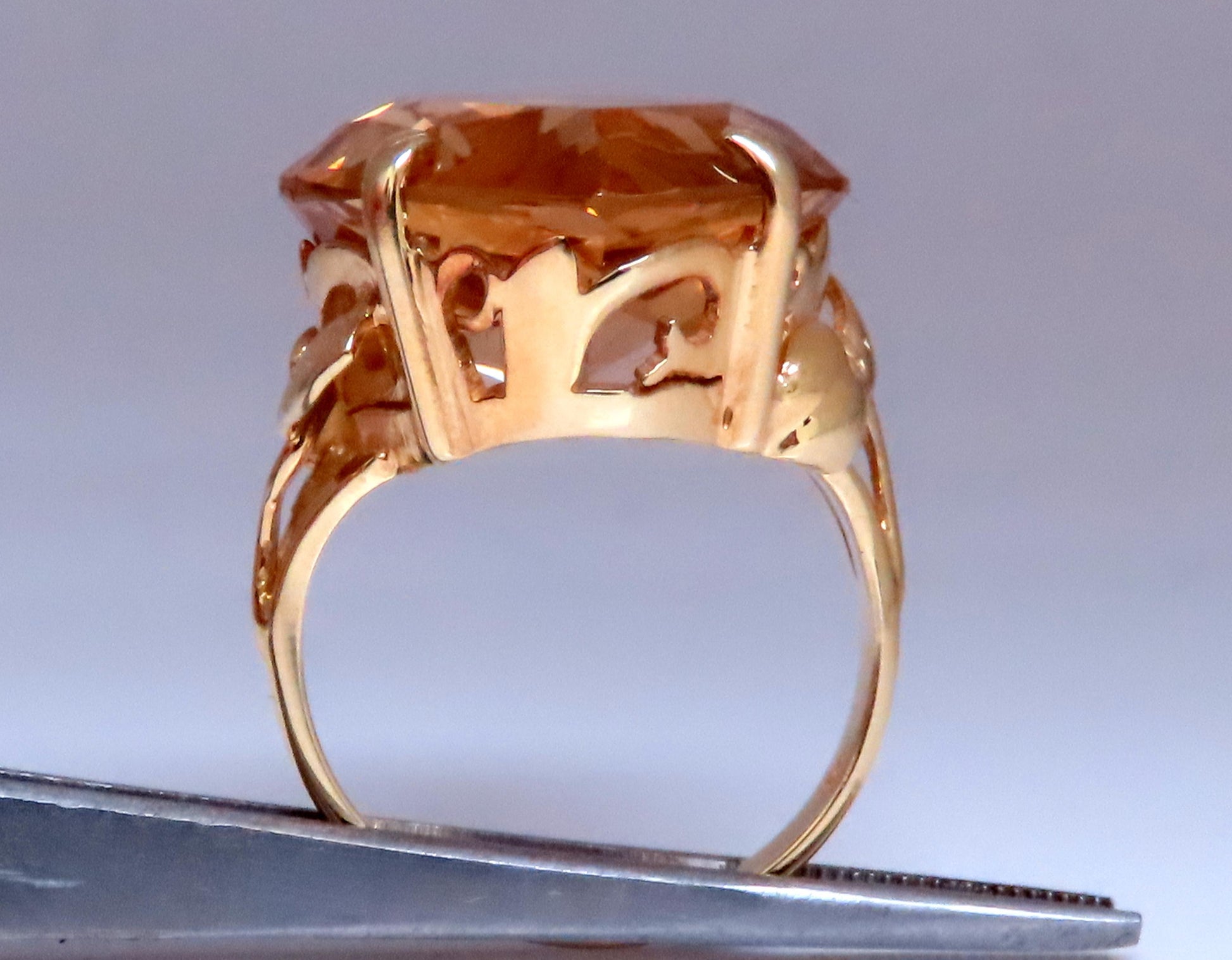 20ct. Natural Pear Citrine Victorian Solitaire Style Ring 18kt Gold Ref 12298**