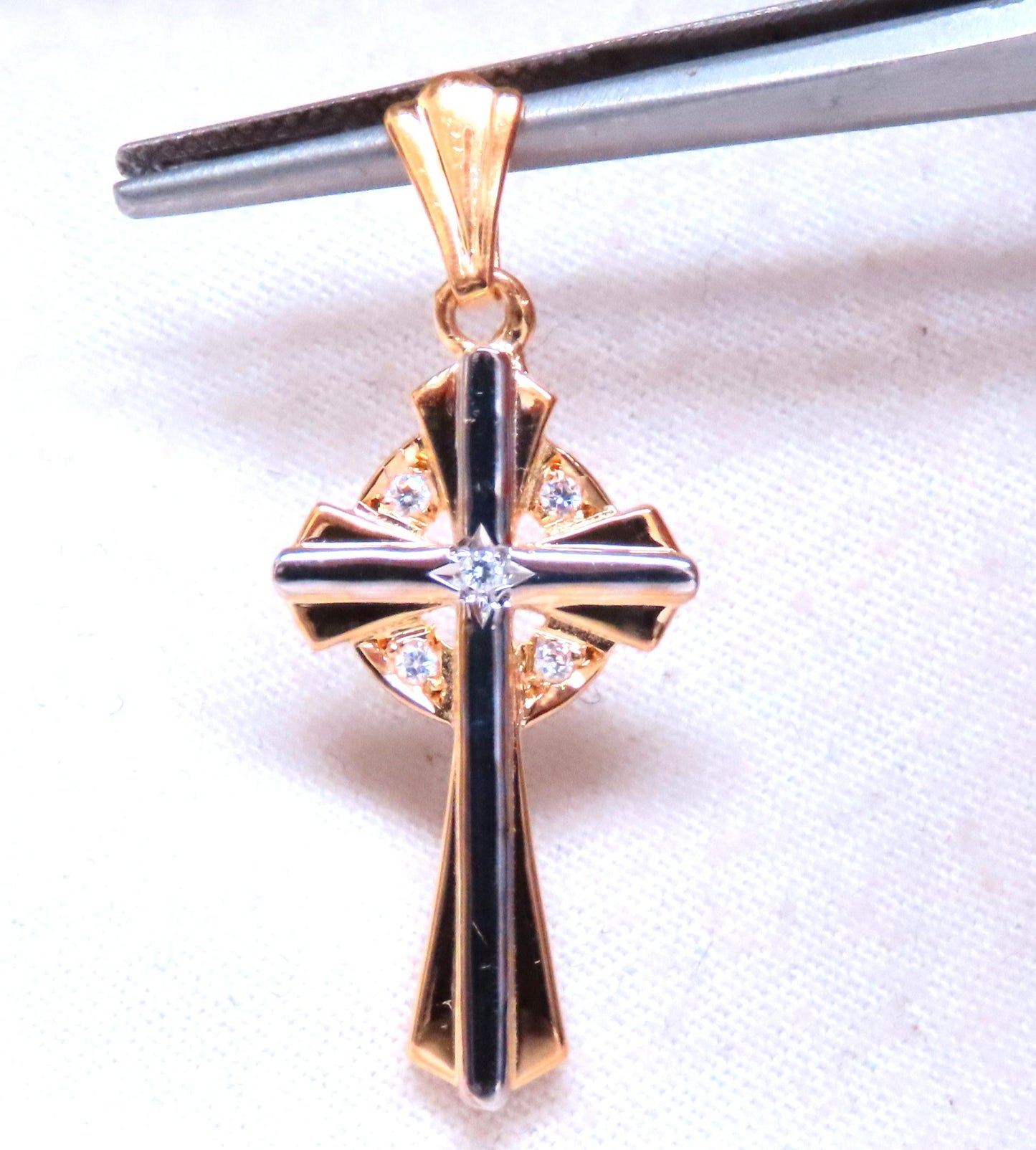 Celtic Cross Diamond Pendant 14kt gold 12515