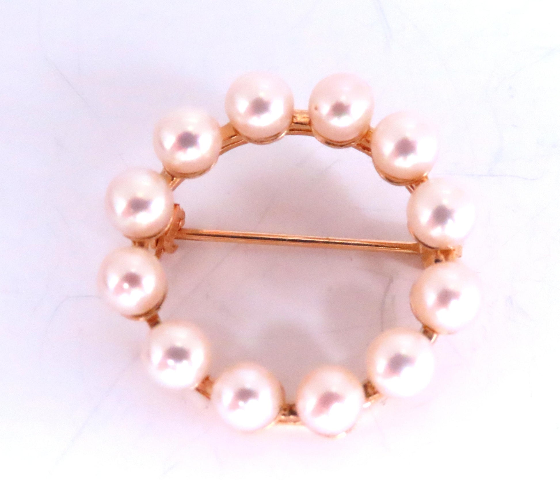 4mm Natural Japanese Akoya Pearl Peace Circle Pin 14kt gold 24mm 12551