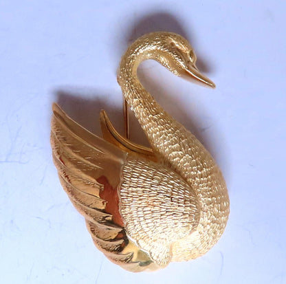 Flaming Gold Swan 18kt 3D Still life pin 12561