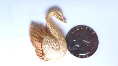 Flaming Gold Swan 18kt 3D Still life pin 12561