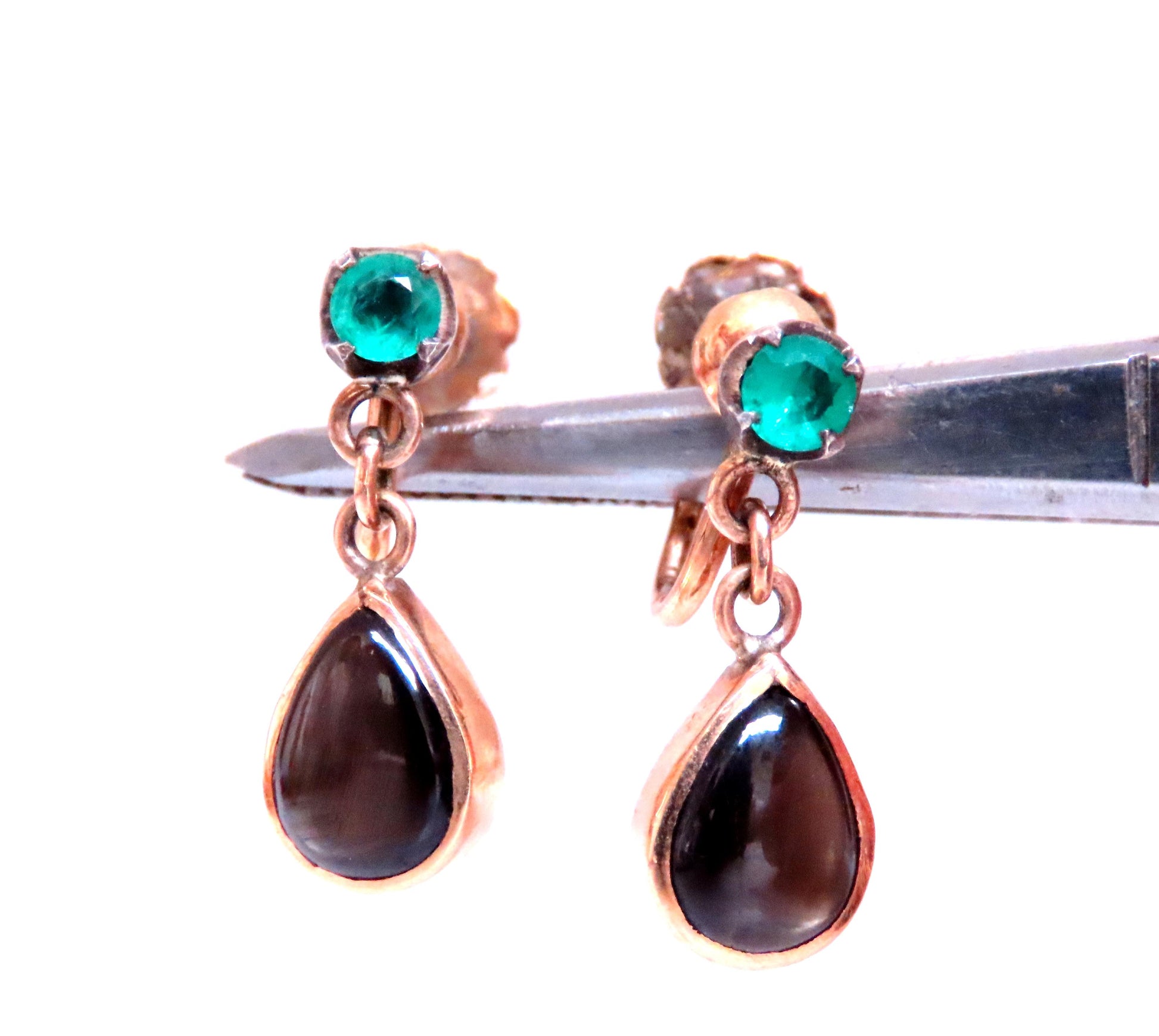 Natural Emeralds Black Star Dangle Earrings 14kt gold Vintage Screw 12633