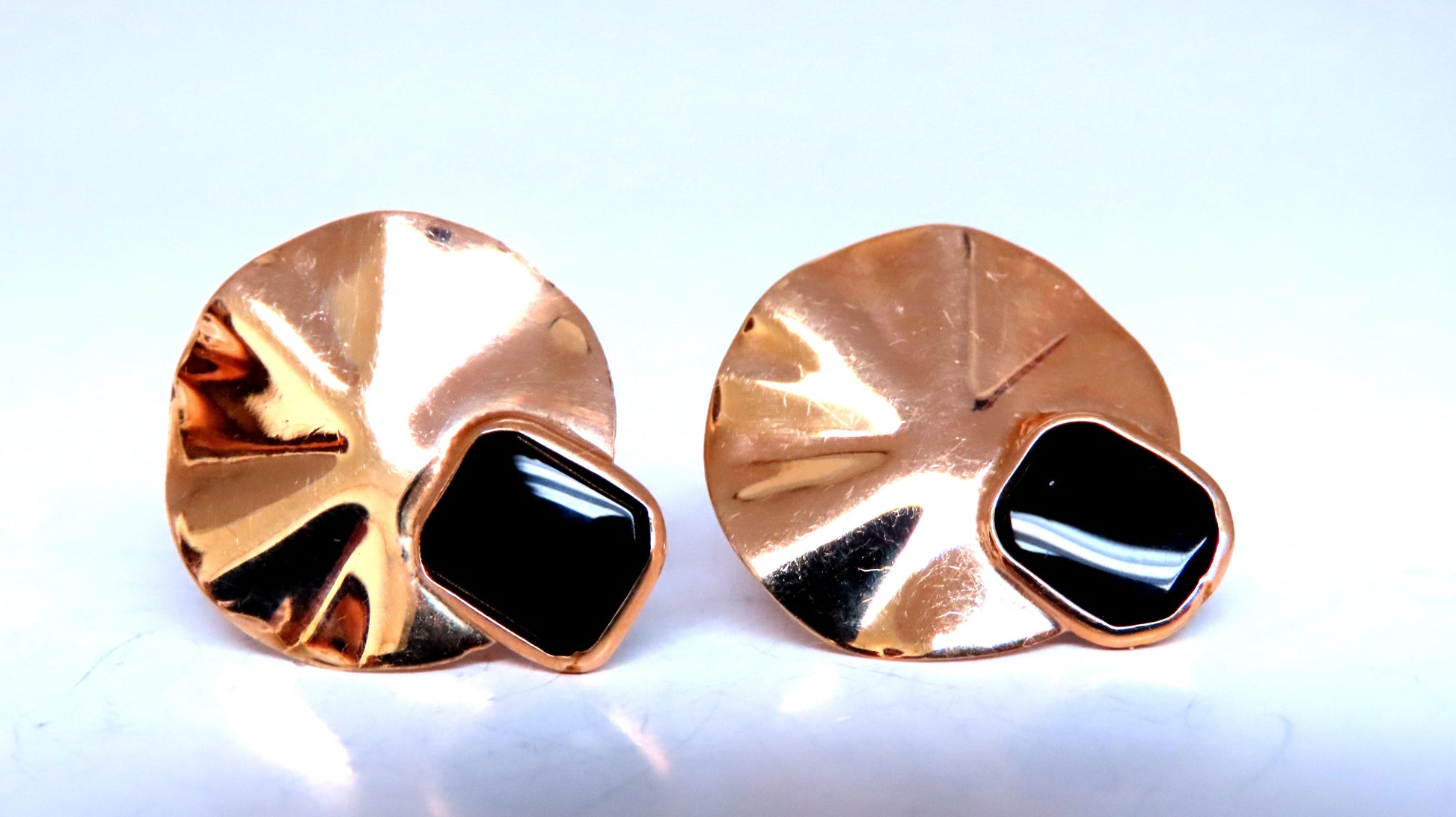 Vintage Onyx Circular Pierced Earrings 14kt Gold 12630