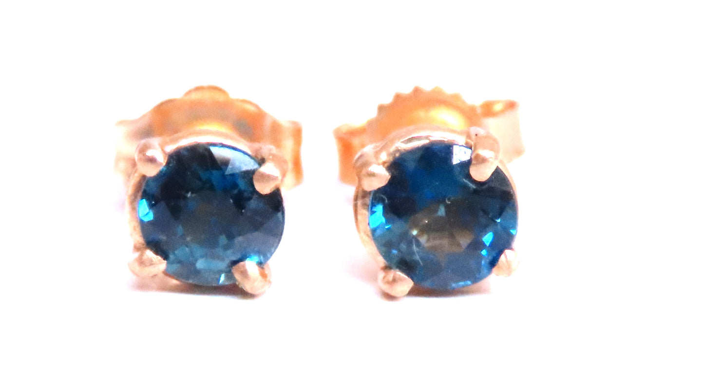 1.06ct Natural Sapphire Periwinkle Blue Sapphire Stud Earrings 14kt Gold 12605