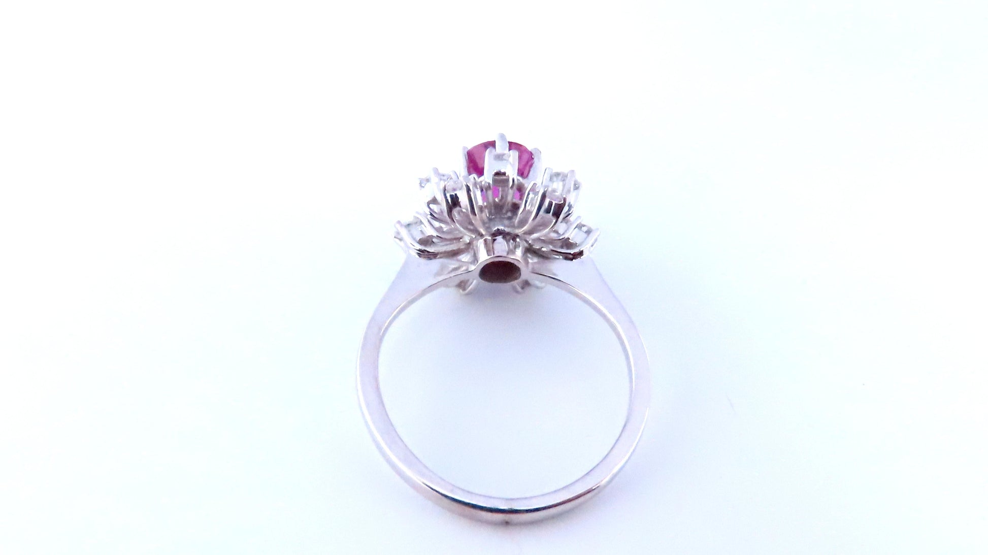 GIA Certified 1.34ct Natural Purple Pink Sapphire Ring 18Kt Gold 16520