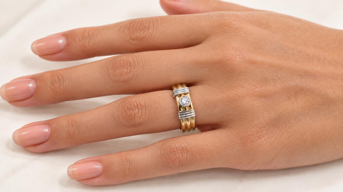 Natural Solitaire Diamond 0.18ct Shoulder Wrap Coil Ring 18kt 95568