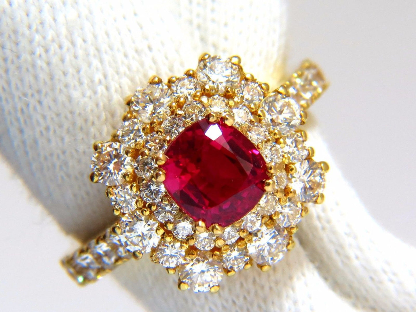 GIA Certified 3.24ct red origin ruby diamonds ring 18kt cocktail petite