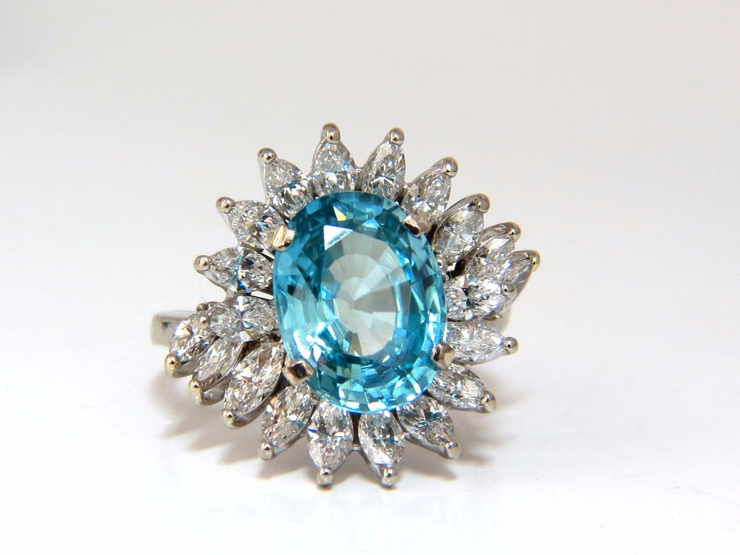 7.70ct Natural Indigo Blue zircon Diamonds Ring 18kt