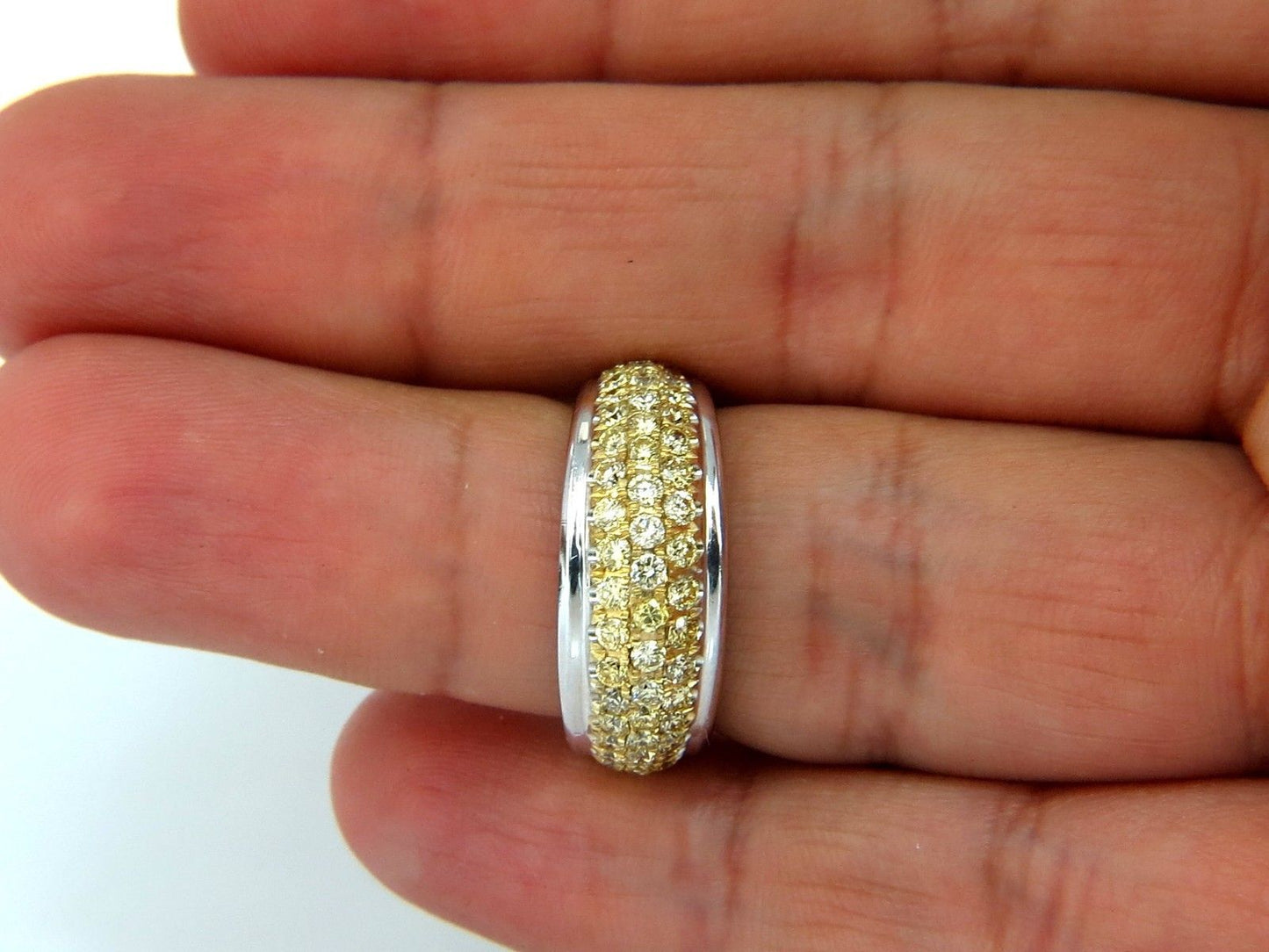 1.60ct Natural Fancy Yellow Diamonds Ring 18kt
