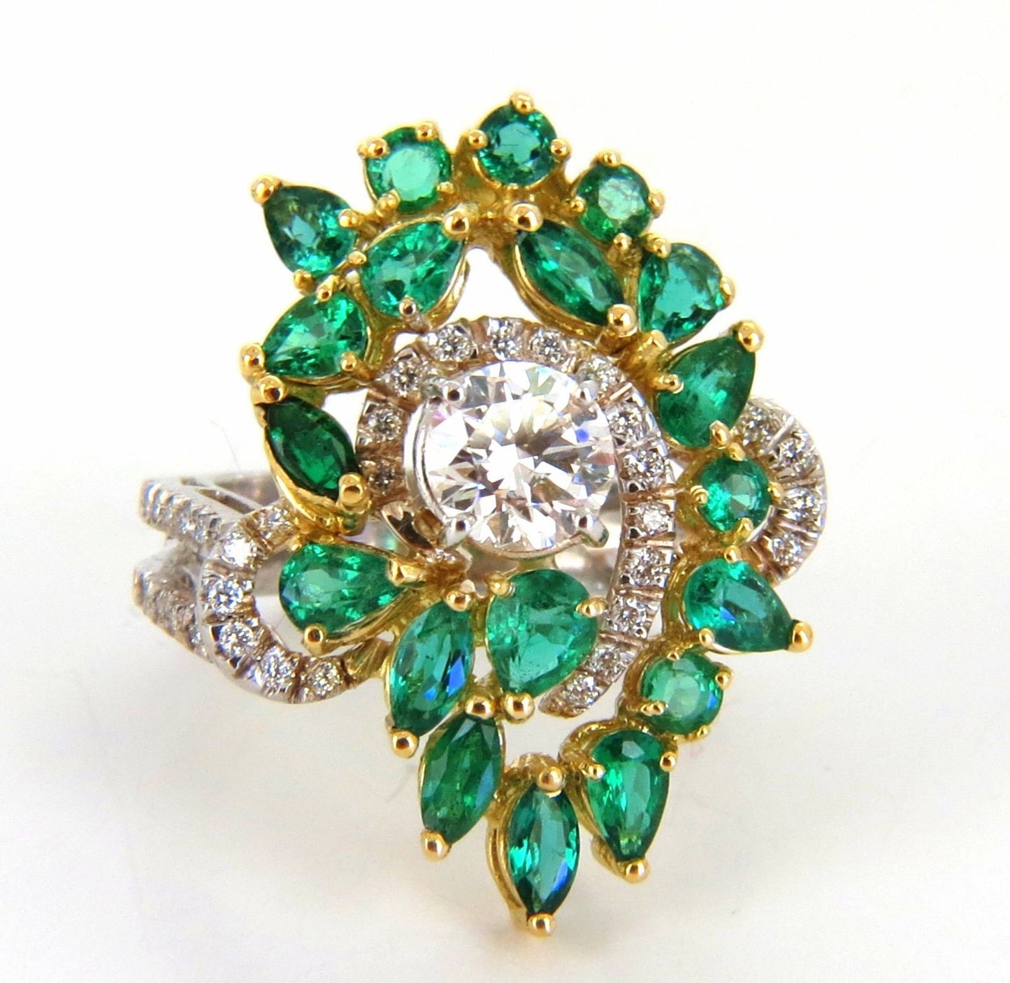 GIA certified 4.06ct. Emerald & Diamonds Cocktail Cluster ring 18kt