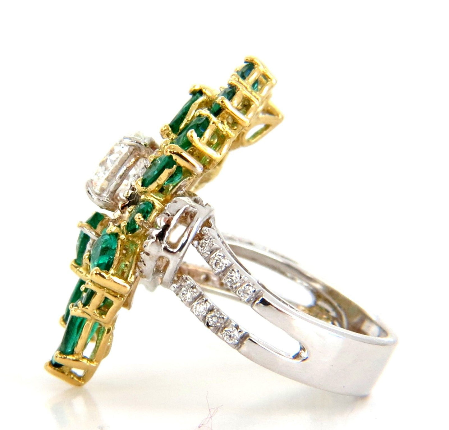 GIA certified 4.06ct. Emerald & Diamonds Cocktail Cluster ring 18kt