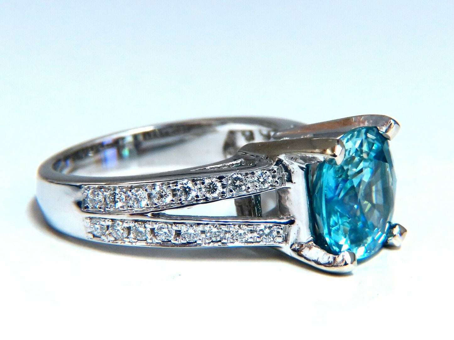 5.82ct Natural Indigo Blue zircon Diamonds Ring 14kt
