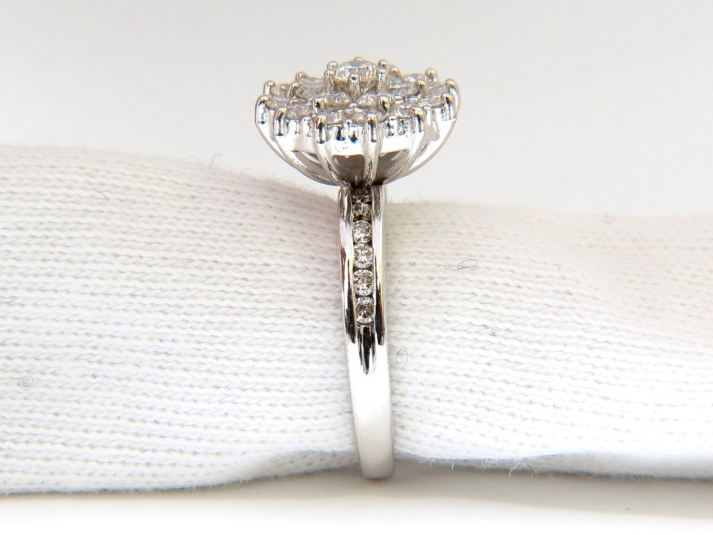 1.10CT WIDE RAISED COCKTAIL DIAMONDS RING G/VS 18KT CERTIFICATE