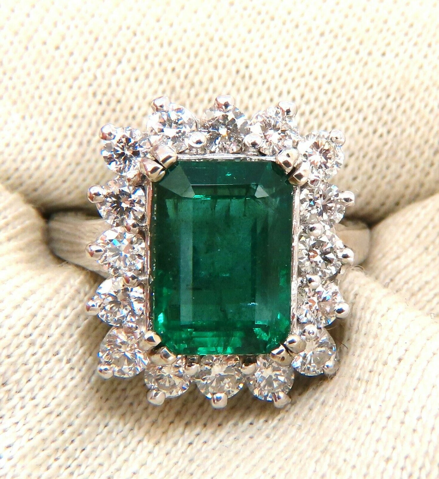 7.15ct Natural Emerald Diamonds Cluster Halo Ring 14kt