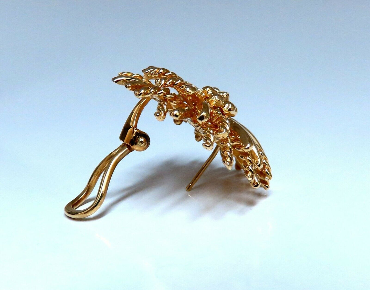 14kt Gold Blossoming Daisy 3D Clip Earrings