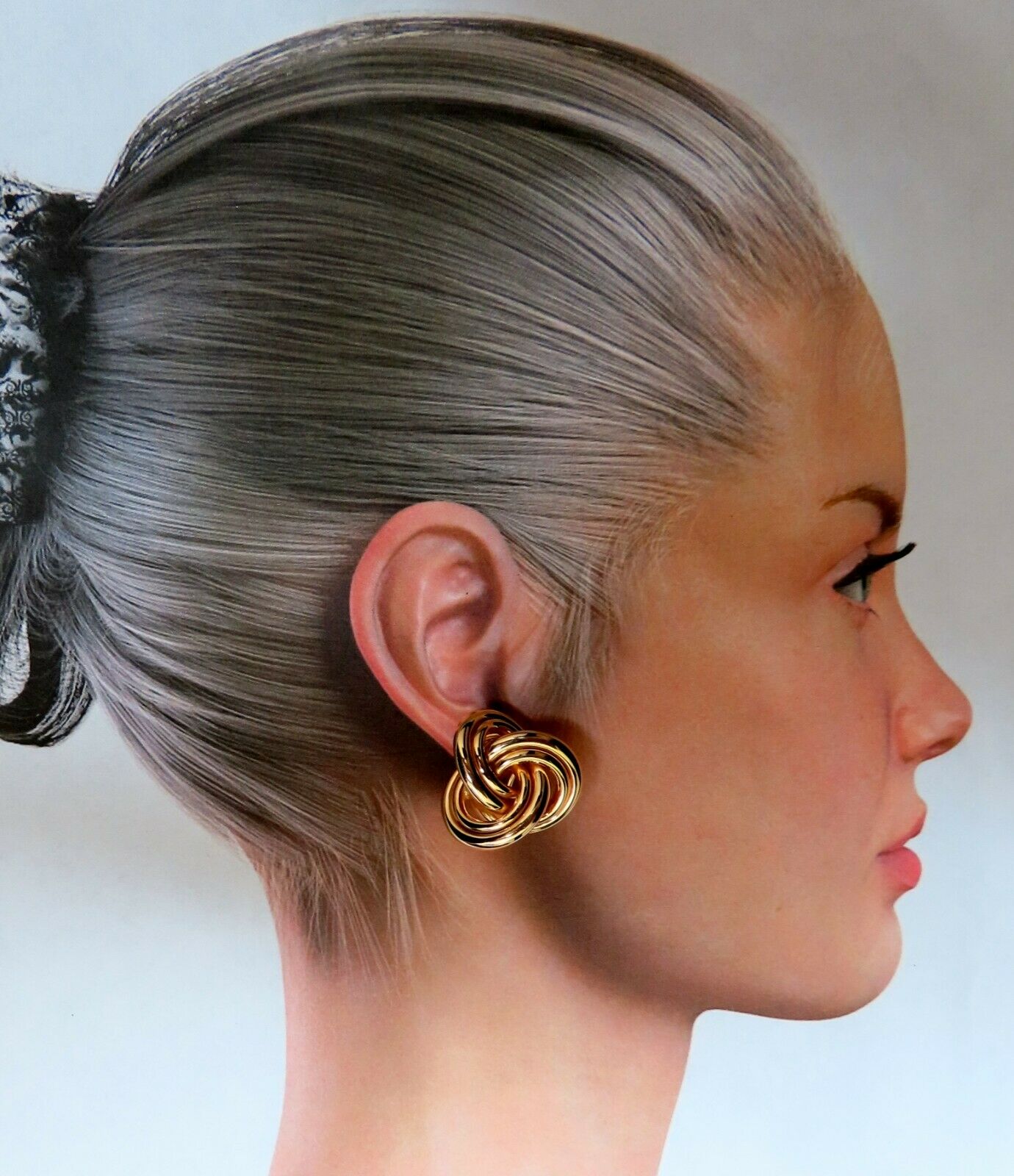 14kt Gold Textured Interlocking Tri Tubular Clip Earrings