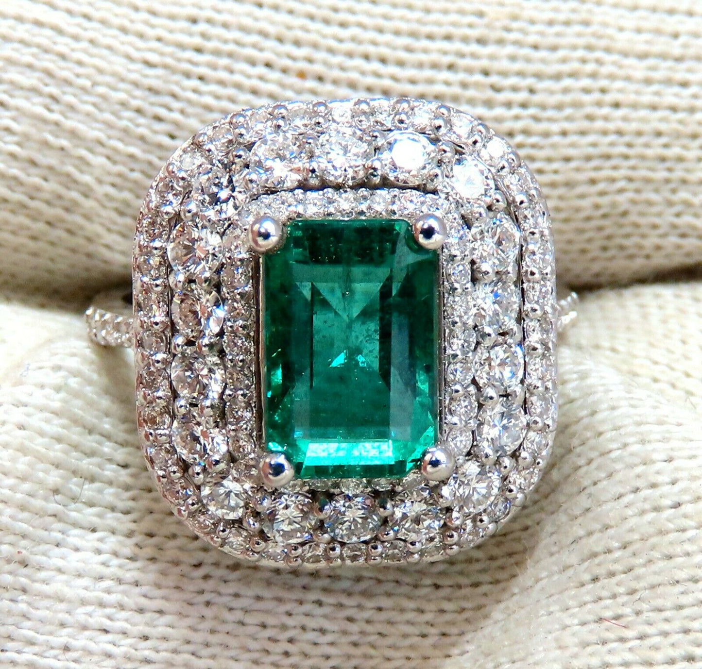 2.70ct Natural Emerald 2.10ct Diamonds Cluster Halo Ring 14kt Fine Select