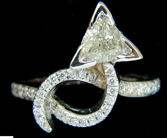 1.56CT TRILLIANT DIAMOND CROSSOVER RING MODERN ERA 14KT