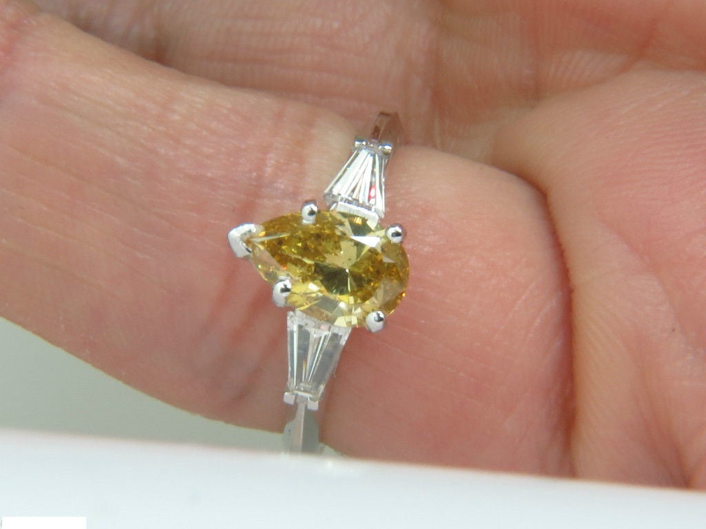 GIA 1.62CT NATURAL FANCY YELLOW DIAMOND RING VIVID & CLEAN