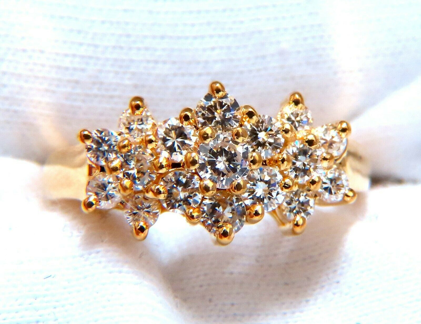 .80ct Natural Diamonds Cluster Ring 14kt.